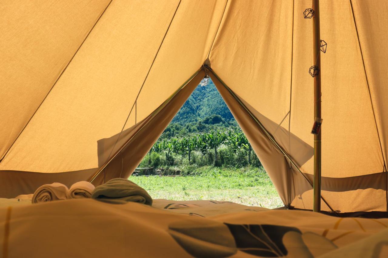 Luna Rock Glamping Brezoi - Blue Scai Esterno foto
