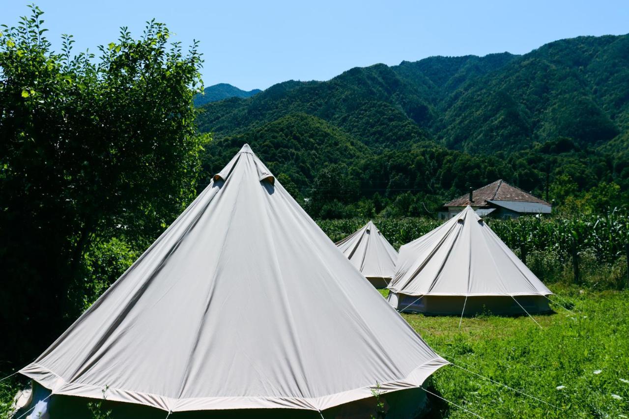 Hotel Luna Rock Glamping Brezoi - Blue Scai Esterno foto