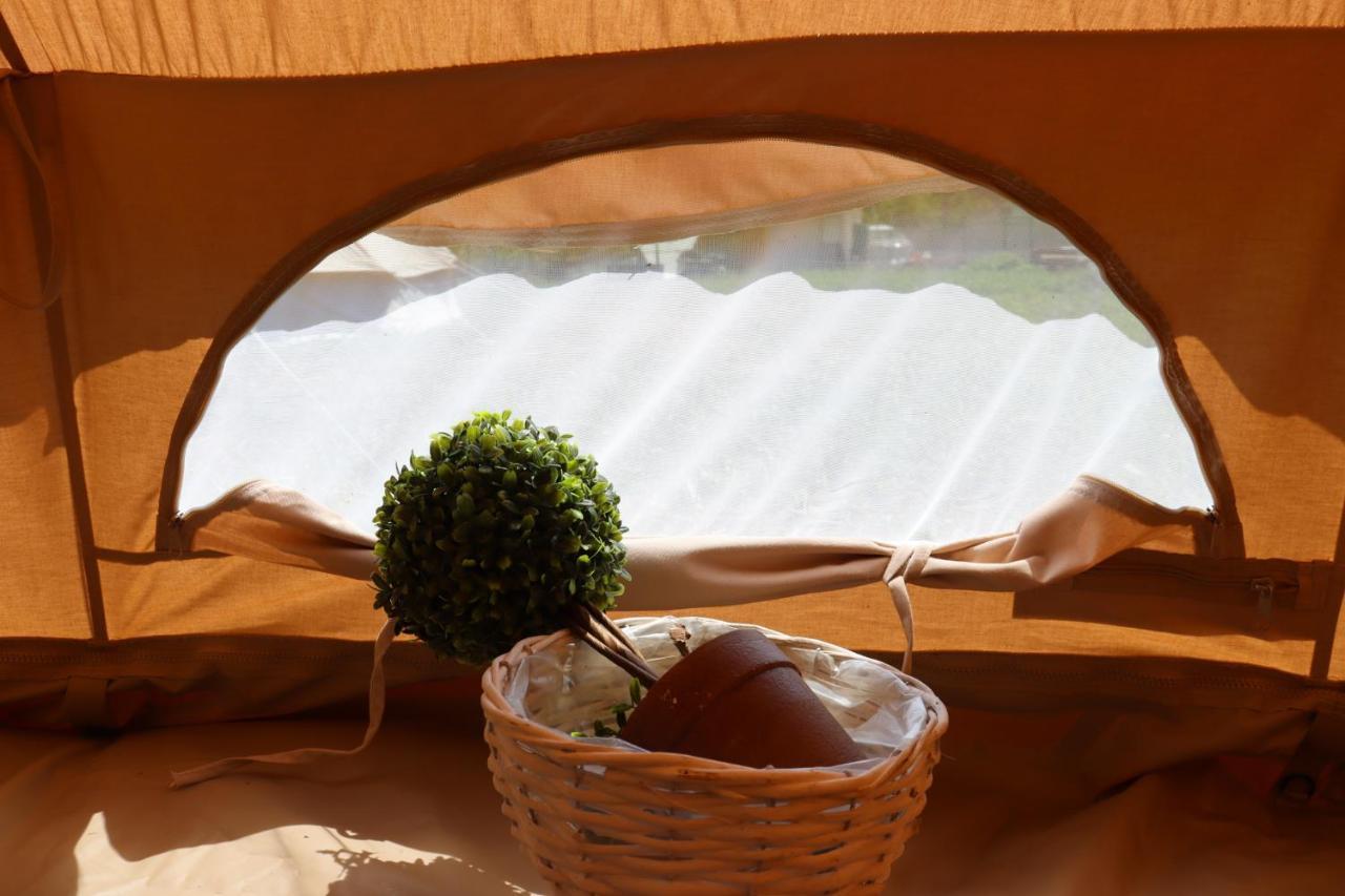 Luna Rock Glamping Brezoi - Blue Scai Esterno foto
