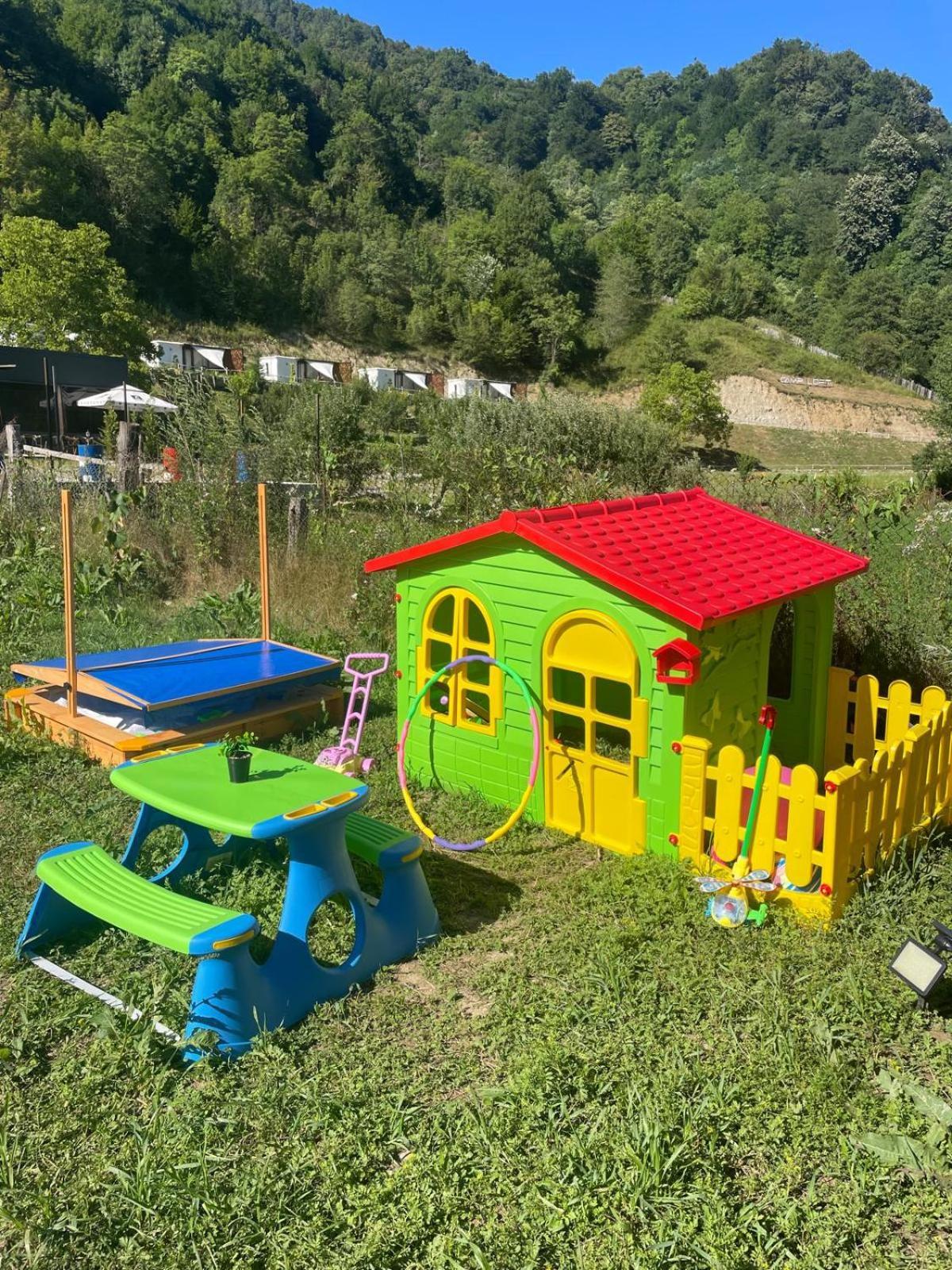 Hotel Luna Rock Glamping Brezoi - Blue Scai Esterno foto