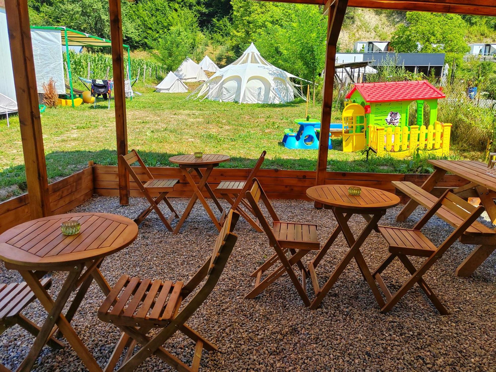 Hotel Luna Rock Glamping Brezoi - Blue Scai Esterno foto