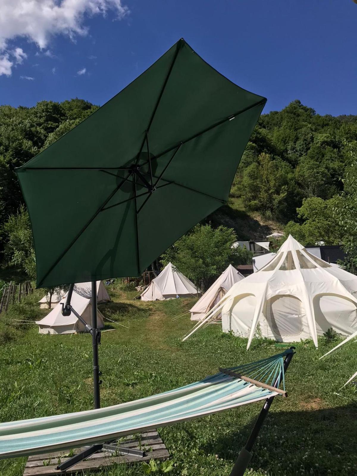 Hotel Luna Rock Glamping Brezoi - Blue Scai Esterno foto