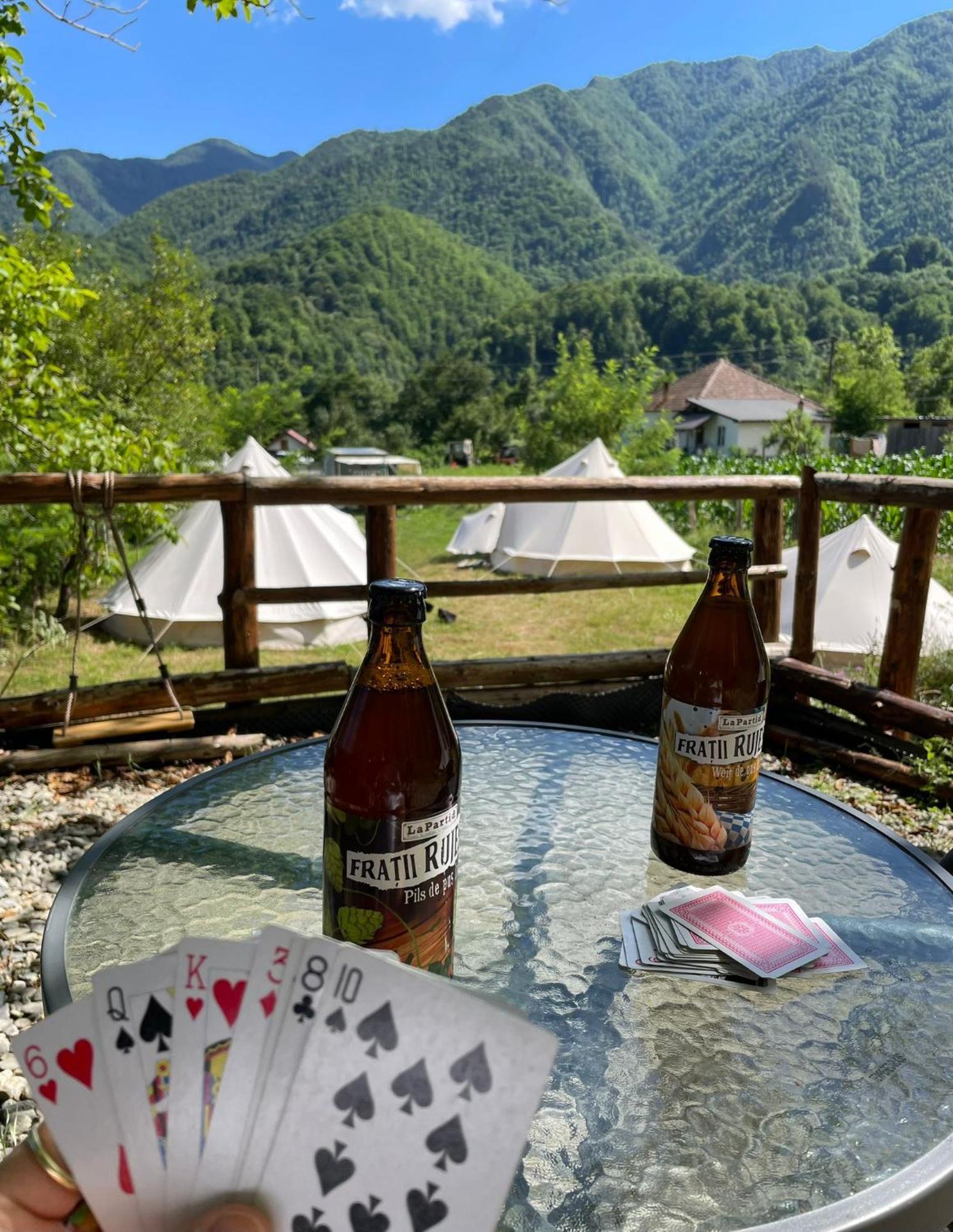 Luna Rock Glamping Brezoi - Blue Scai Esterno foto